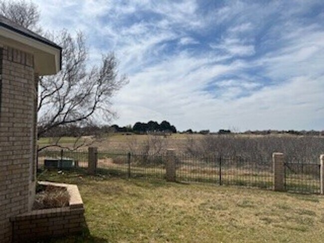 Building Photo - For Lease - 8104 San Antonio - Odessa TX