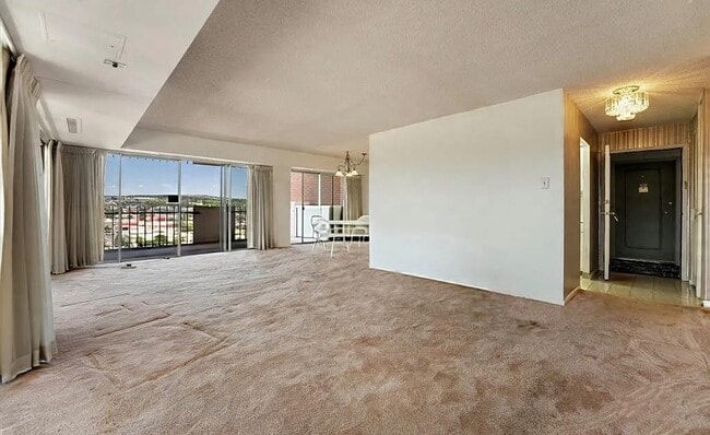Building Photo - 411 Lakewood Cir