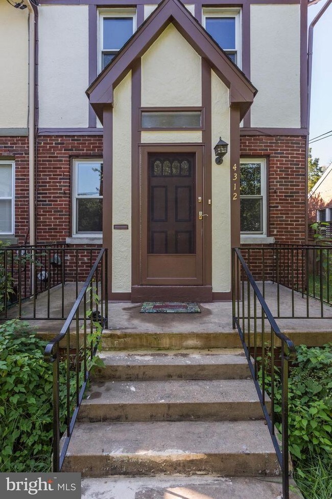 Foto del edificio - 4312 Brandywine St NW