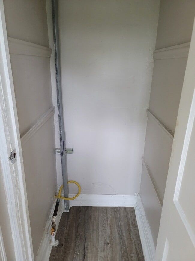 205 N Clinton St Unit Third floor, East Orange, NJ 07017 Apartments