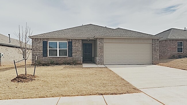Photo - A Beautiful and Spacious 3 Bedroom 2 Bath Home in Yukon Schools