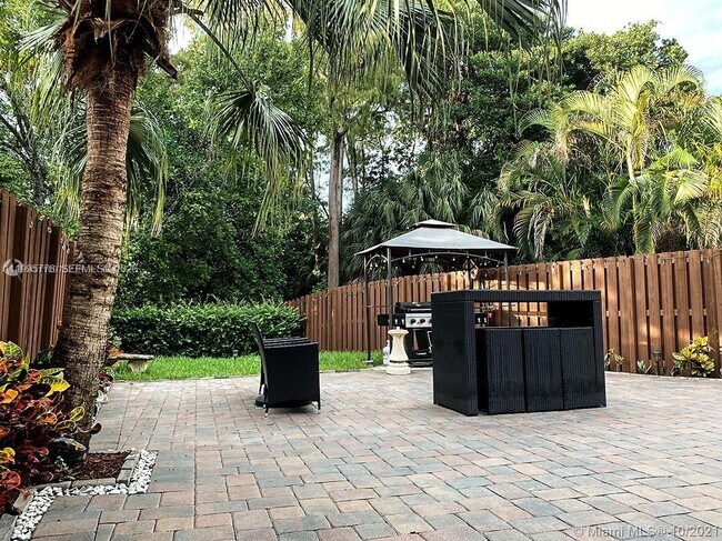 Foto del edificio - 3657 Asperwood Cir