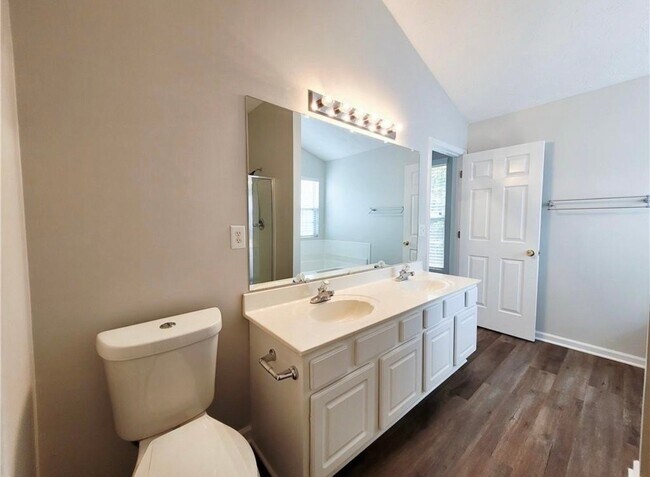 Foto del edificio - 3035 Arden Ridge Dr