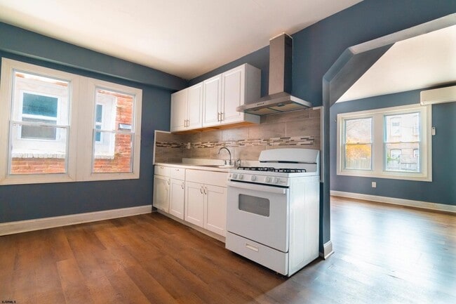 Building Photo - 2506 Tindaro Ter