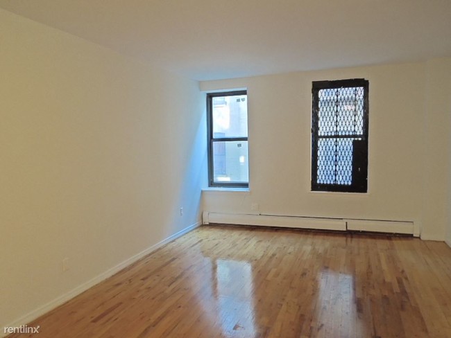 Building Photo - 5 Saint Pauls Pl