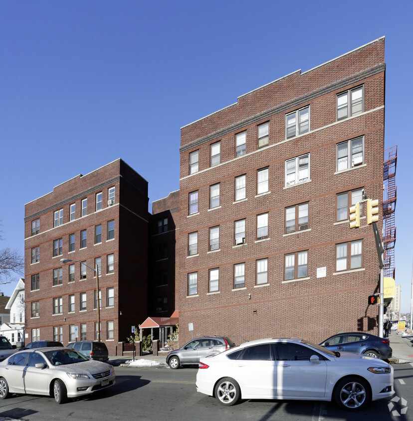 Primary Photo - 272 Gregory Ave