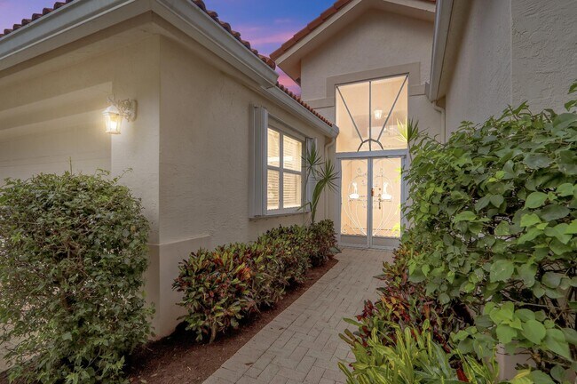Foto del edificio - 9183 Bay Point Cir