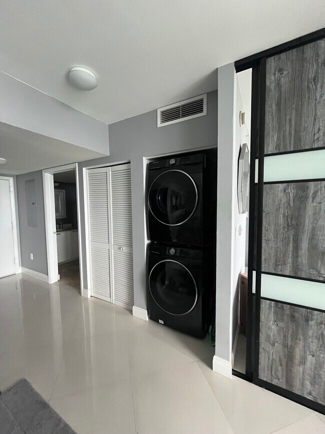 Foto del edificio - 1800 N Bayshore Dr