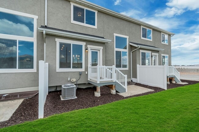 Building Photo - 672 S 4500 S