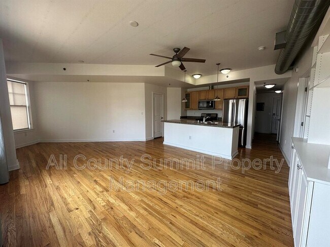 Foto del edificio - 1441 Central St