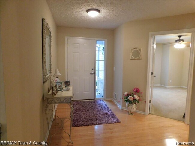 Building Photo - 12054 Boldrey Dr