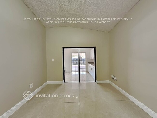 Foto del edificio - 1086 NW 128th Ave