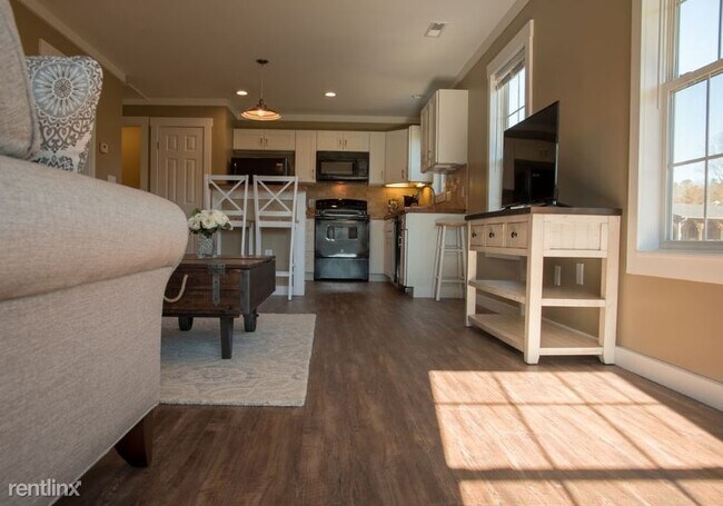 Foto del edificio - 1 br, 1 bath Apartment - 34B Joe Jenkins Rd