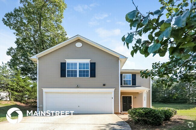 Building Photo - 5206 Carriage Woods Dr