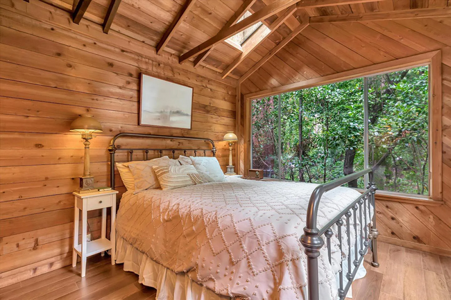 Building Photo - Picturesque, Pet Friendly, with Garage and...
