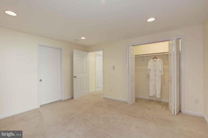 537 Merlins Ln Unit 000 Merlins Lane, Herndon, VA 20170 Room for Rent