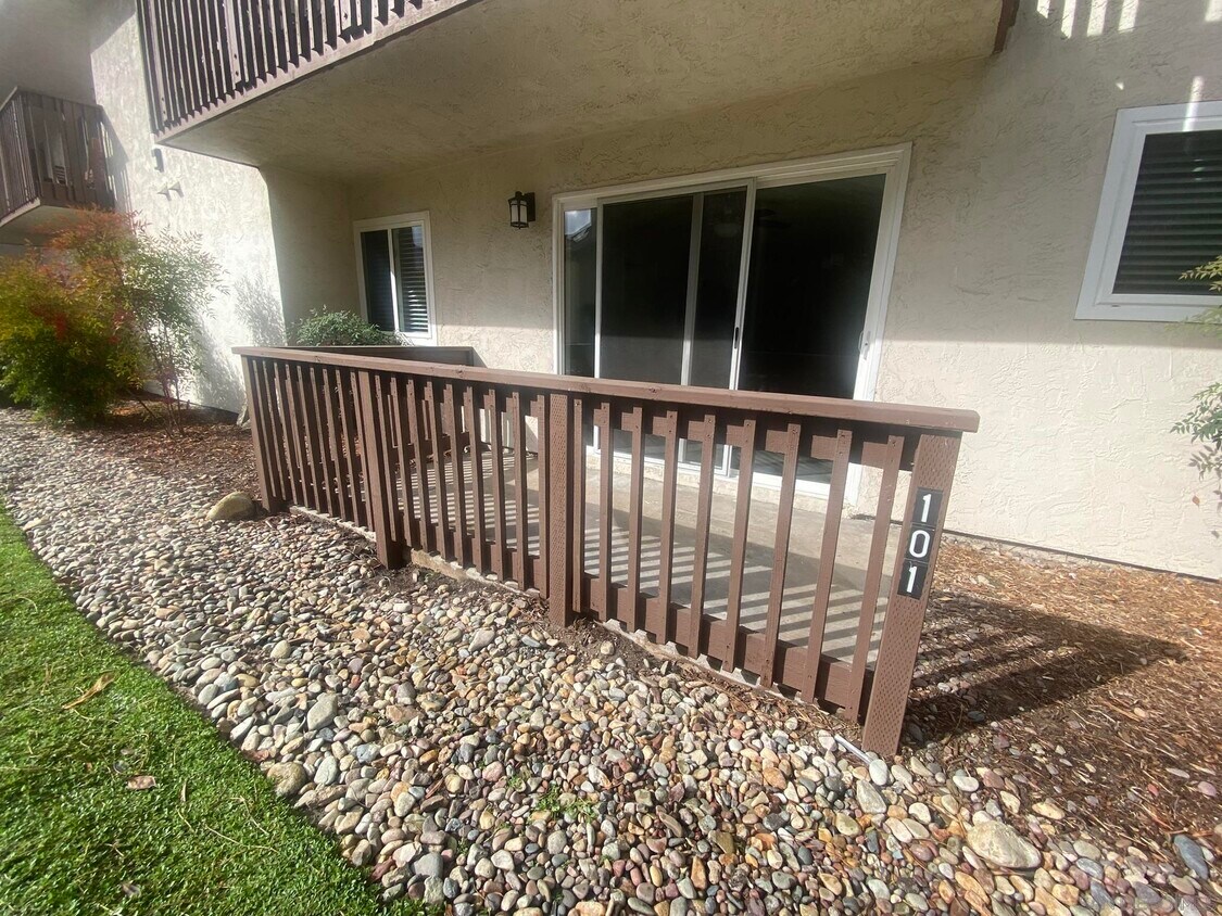 Foto principal - 6111 Rancho Mission Rd