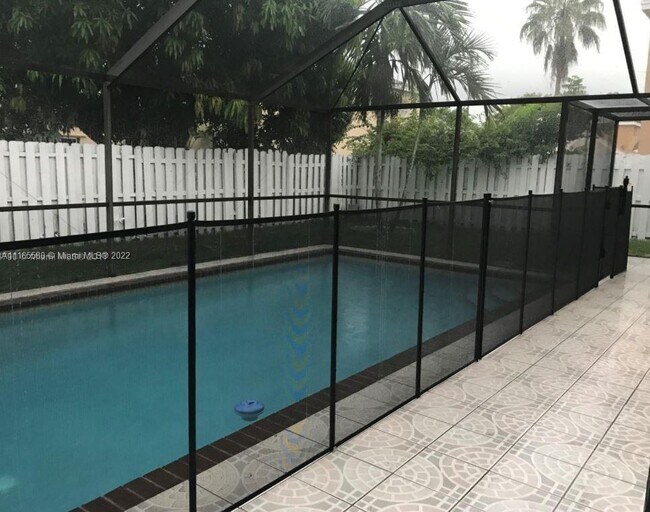 Building Photo - 3231 Ensenada Way