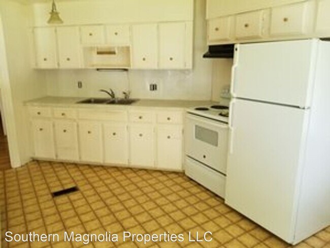 Building Photo - 2 br, 1.5 bath House - 120 Twin Lakes Circle