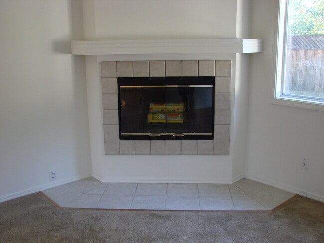 Building Photo - 22965 Oxnard St