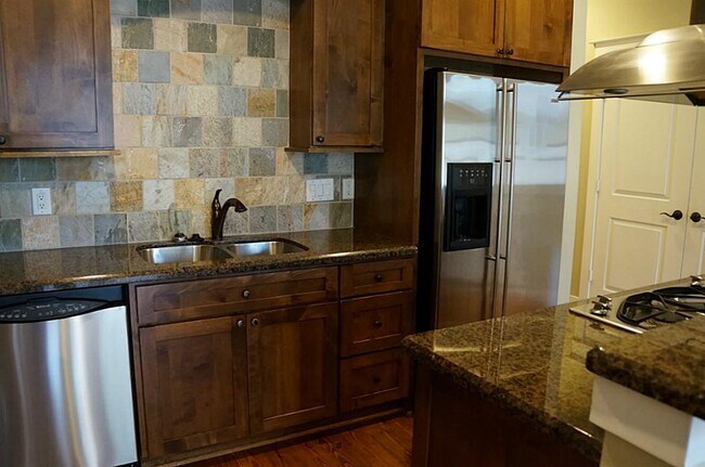 Foto del edificio - 102 Riley Ln