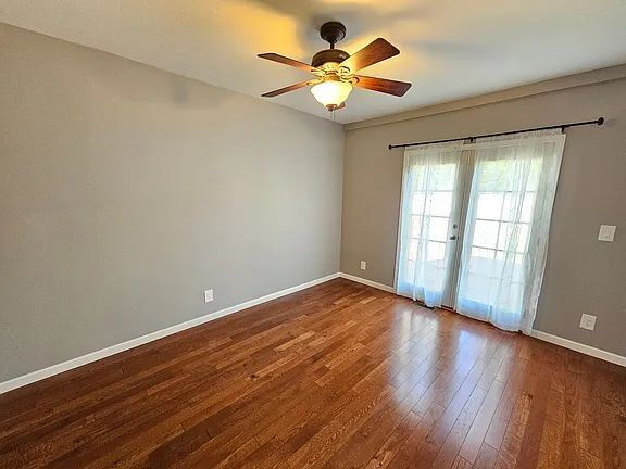 Building Photo - "Charming 3-Bedroom Retreat with 2 Full Bathrooms in Island City – Your Cozy 1,213 Sq Ft Haven!"
