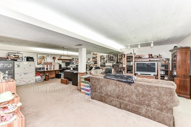 Building Photo - 3045 Promenade Pl