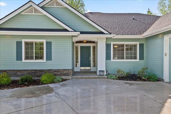 Building Photo - 3 Bedroom 3 Bathroom Home in Desirable Eag...