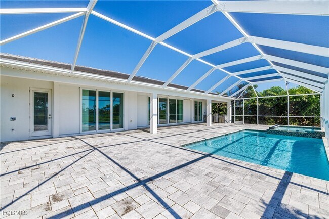 Foto del edificio - 4335 Sands Blvd
