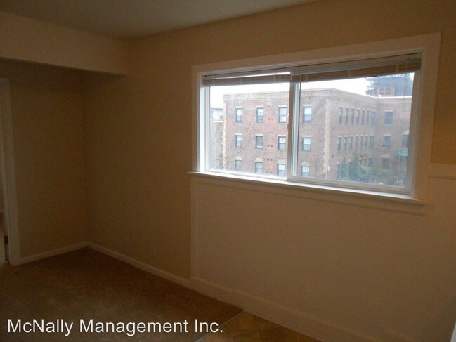 Building Photo - 1 br, 1 bath Apartment - 817 So. 11th ST.
