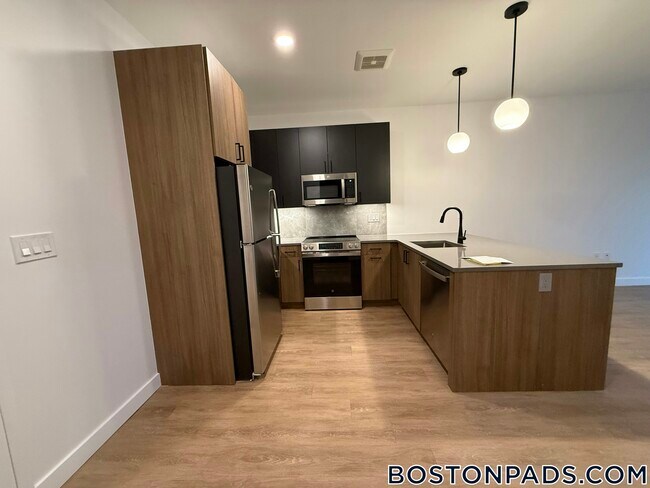 Building Photo - 199 Gardner St