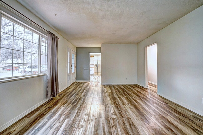 Building Photo - 188 Rosalie Dr