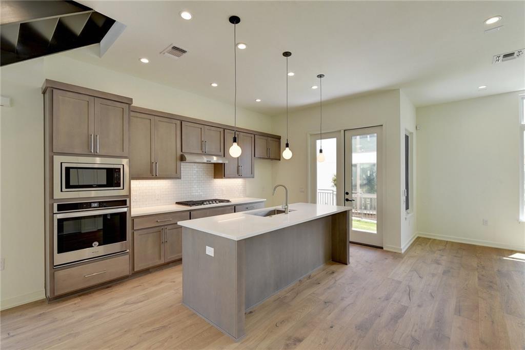 Foto principal - 3303 Cantwell Ln