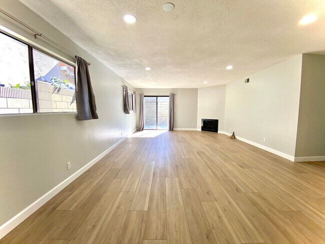 Foto del edificio - 7932 Newman Ave