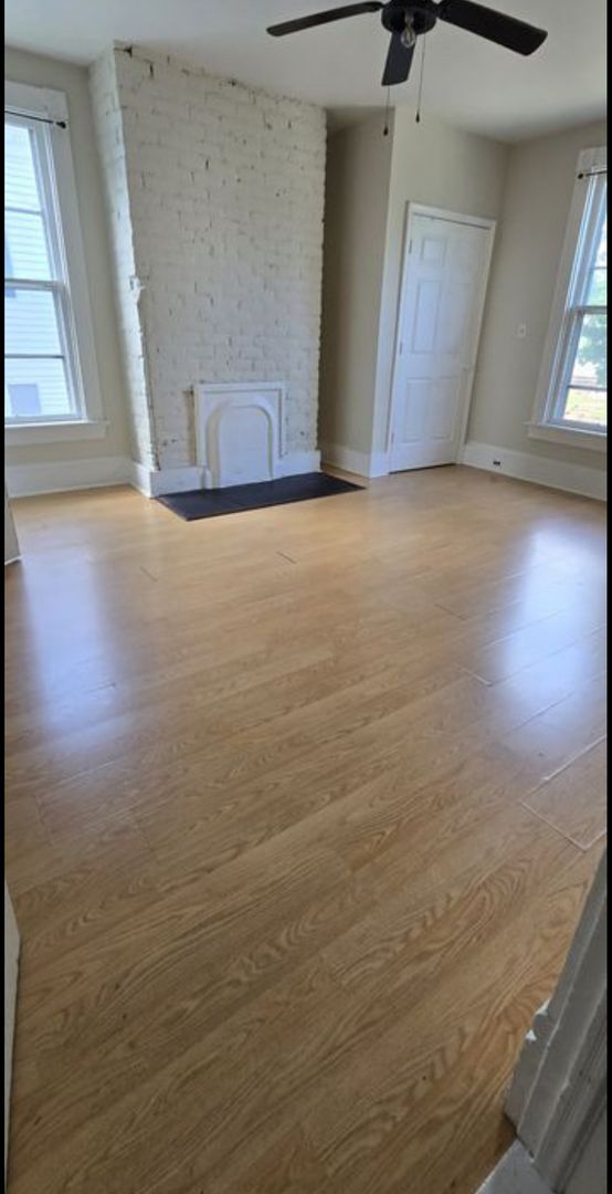 Photo - 3 Bedroom || 1 Bathroom Upstairs Duplex Unit Apartment