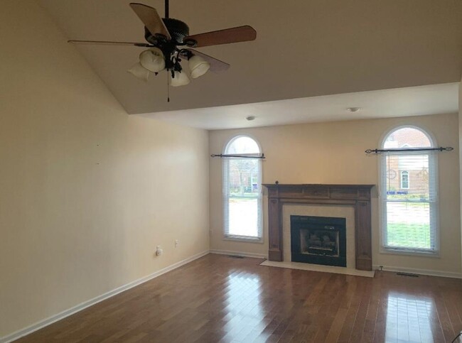 Foto del edificio - 805 Steeplechase Way