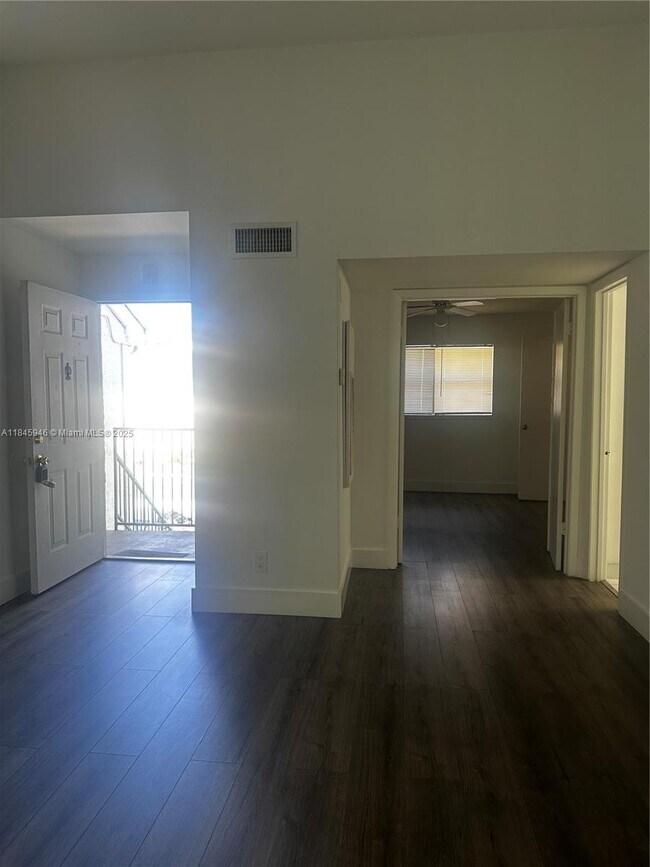 Foto del edificio - 4087 NW 87th Ave