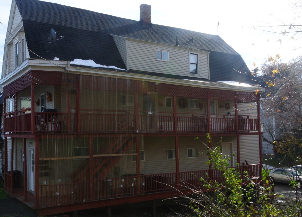 46 Patten St Unit 3, Bangor, ME 04401 Room for Rent in Bangor, ME