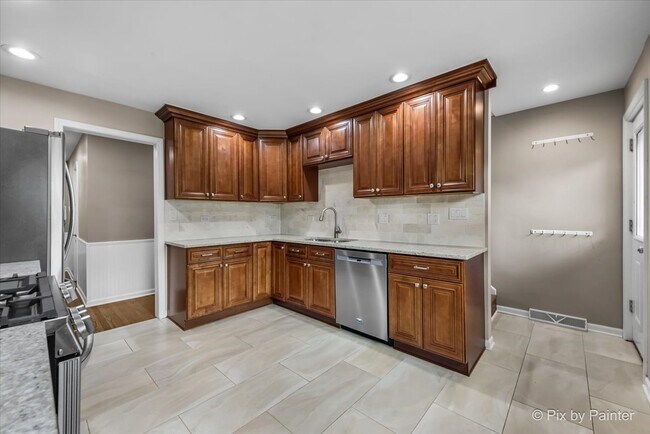 Foto del edificio - 4525 Saratoga Ave