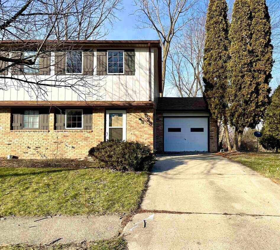 Primary Photo - 528 Villa Park Ct