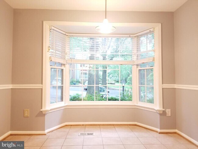 Foto del edificio - 8223 Goldstream Ct