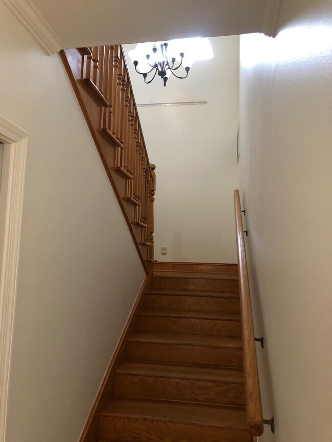 Building Photo - 4555 W 164th St