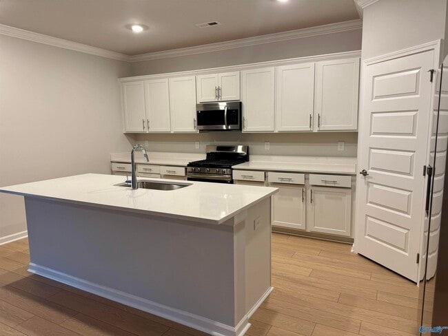 Building Photo - 207 Stockyard Cir