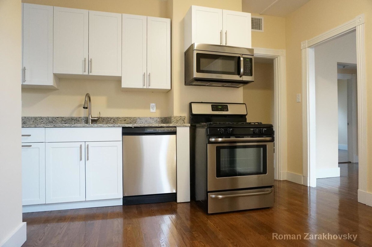 Primary Photo - 272 Highland Ave