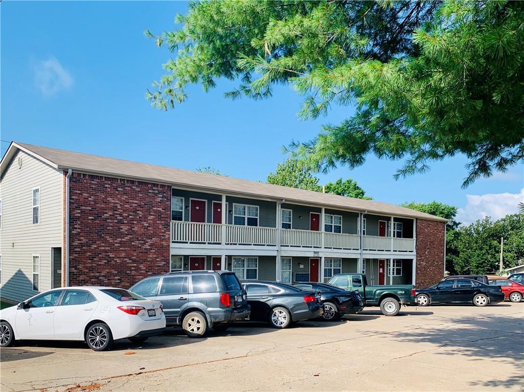Primary Photo - 1810 W Twin Springs St