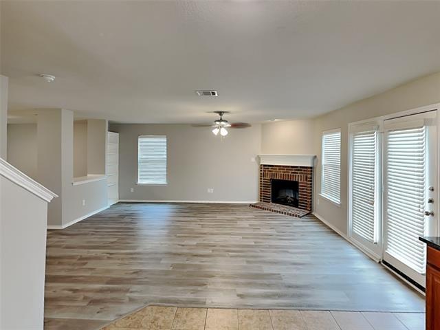 Building Photo - 204 Blue Roan Dr