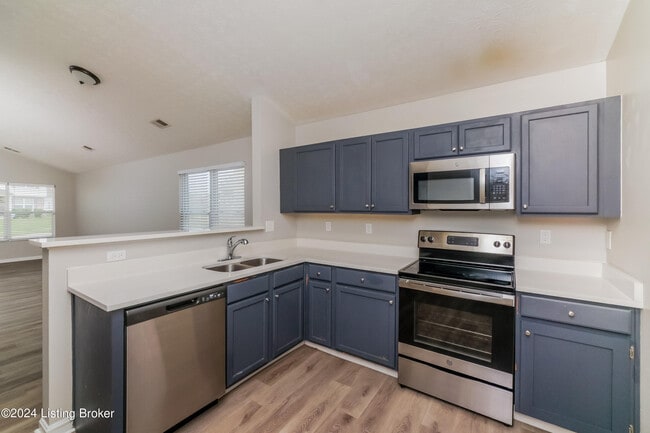 Building Photo - 5817 Bannon Crossings Dr