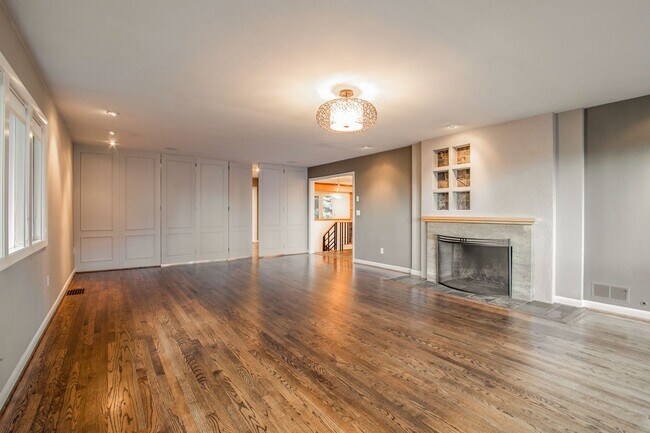 Foto del edificio - 2980 SW Montgomery Dr