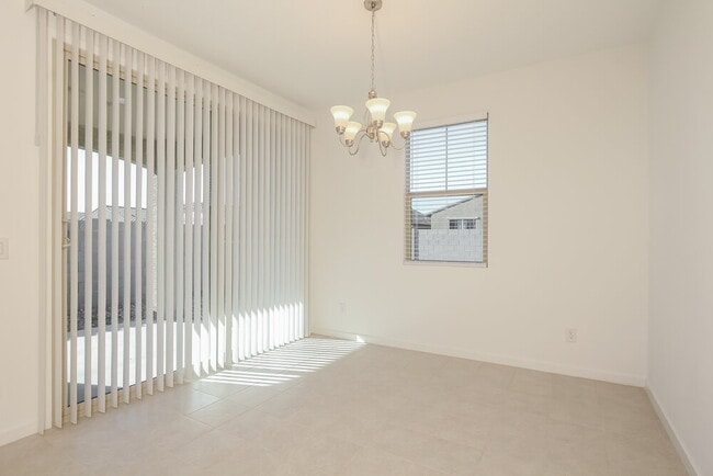 Foto del edificio - 11022 W Marguerite Ave