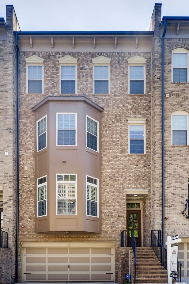 Photo - 1941 Ridgemont Ln Townhome